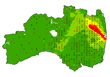 福島県の森林内の多数地点で空間線量率を測定